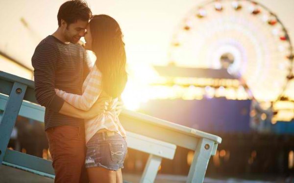 An Amusement Park | Simple Daytime Date Ideas That Are Actually Romantic