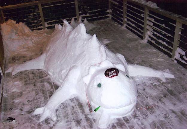 Make a snow sculpture | Dating Tips to Spice Up Your Winter