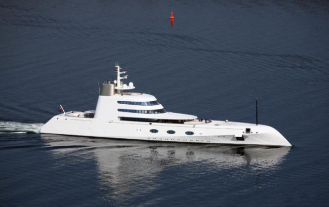 what does a 300 million dollar yacht look like