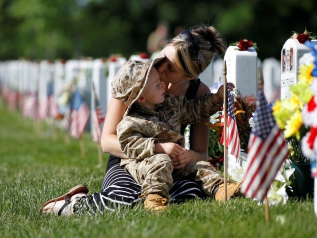 Visit the Grave Sites of our Fallen Heroes | 9 Momentous Ways To Celebrate The Significance of Memorial Day