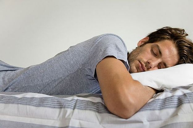 Catch some zzz's | 5 Easy Tips For Living A Healthier Life