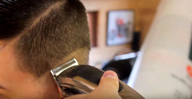 Step 2. Draw a line with the shortest guard | Trends and Style: How To Do A Fade Haircut With Disconnected Top